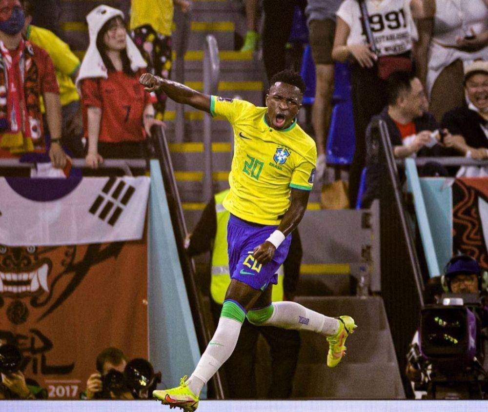 Vinícius José Paixão de Oliveira Júnior. Akun Instagram vinijr