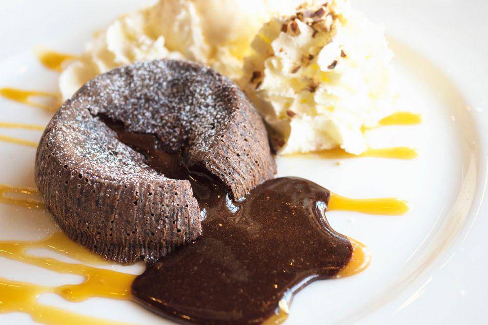 5 Tips Membuat Lava Cake yang Praktis dan Lumer di Mulut