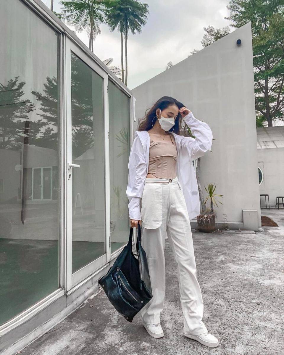 inspirasi OOTD ala beauty vlogger Nadya Aqilla (instagram.com/nadyaaqilla)