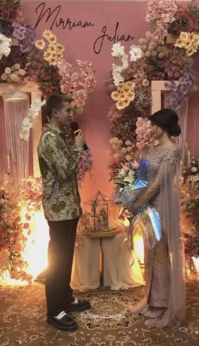 Pertunangan Julian Jacob dan Mirriam Eka (instagram.com/alleyaweddingcenter)