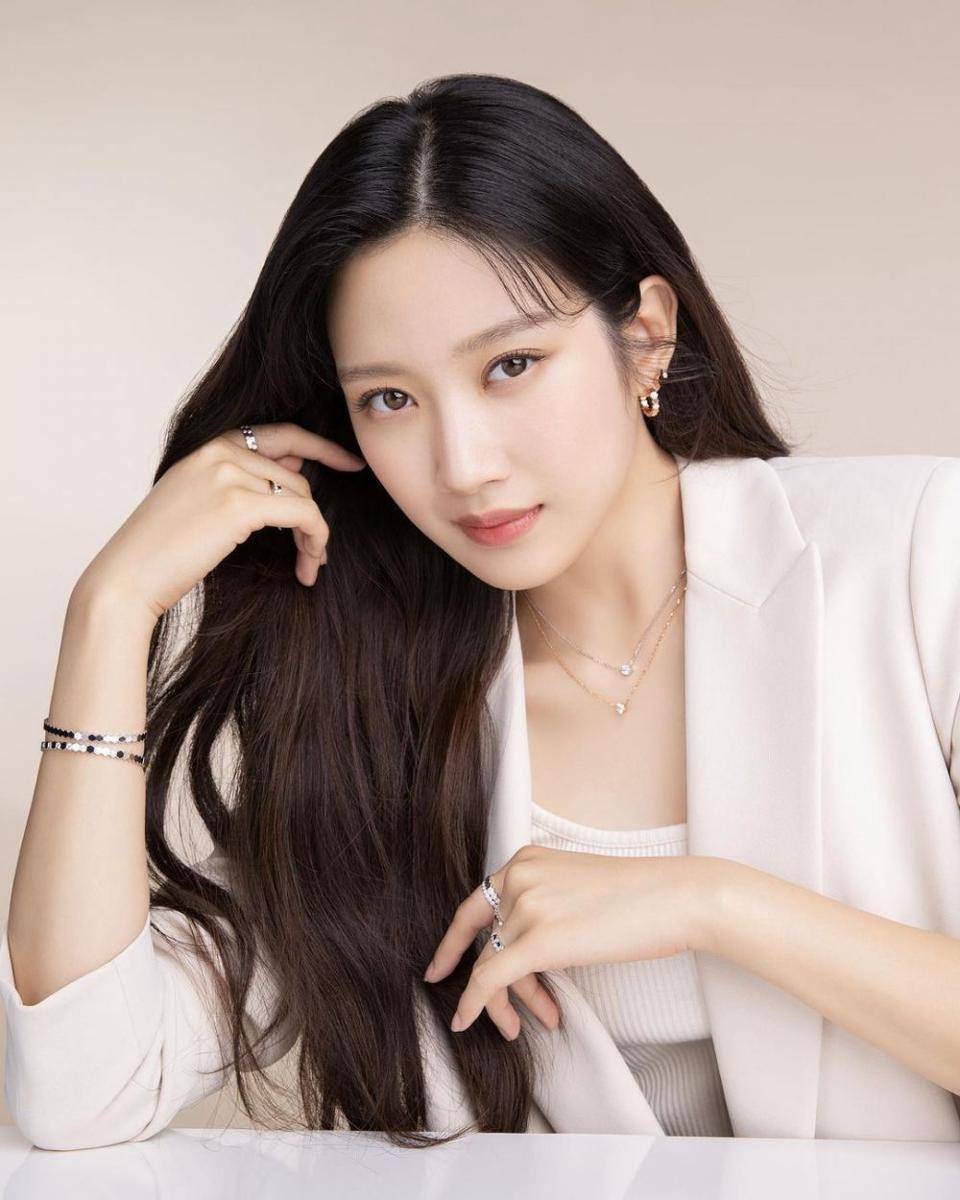 Moon Ga Young (instagram.com/m_kayoung/)