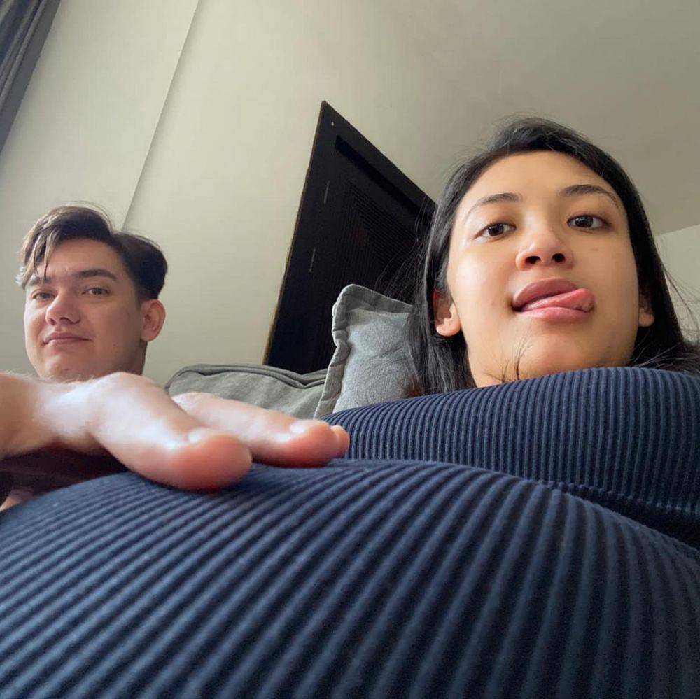 Adipati Dolken dan Canti Tachril (Instagram.com/adipati/)