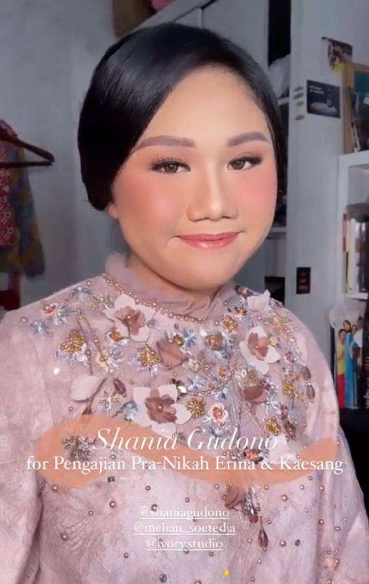 Gaya busana dan makeup keluarga Erina di pengajian Kaesang-Erina (instagram.com/astradanisah)