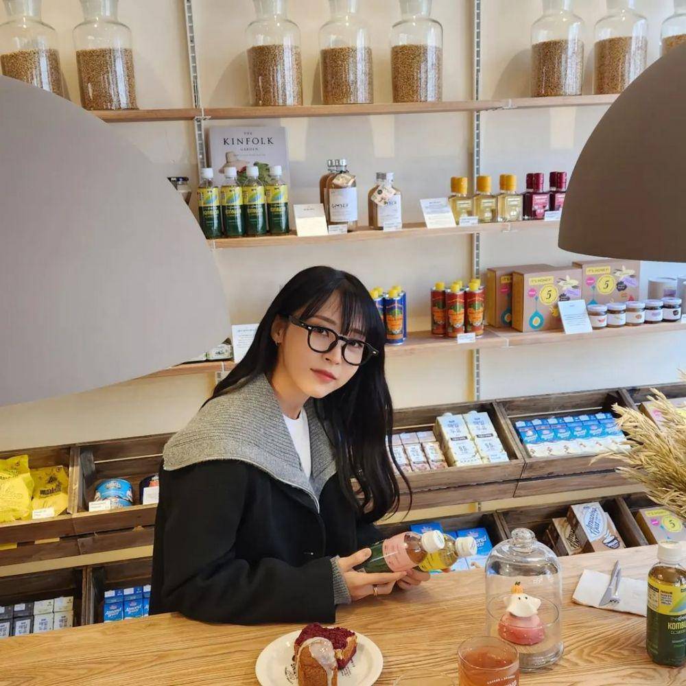 Moon Byul (instagram.com/mo_onbyul/)