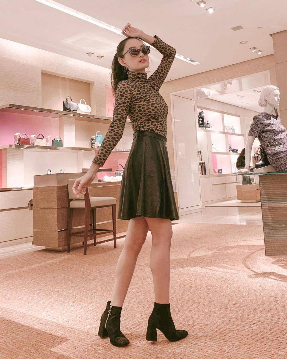 inspirasi OOTD ala beauty vlogger Nadya Aqilla (instagram.com/nadyaaqilla)