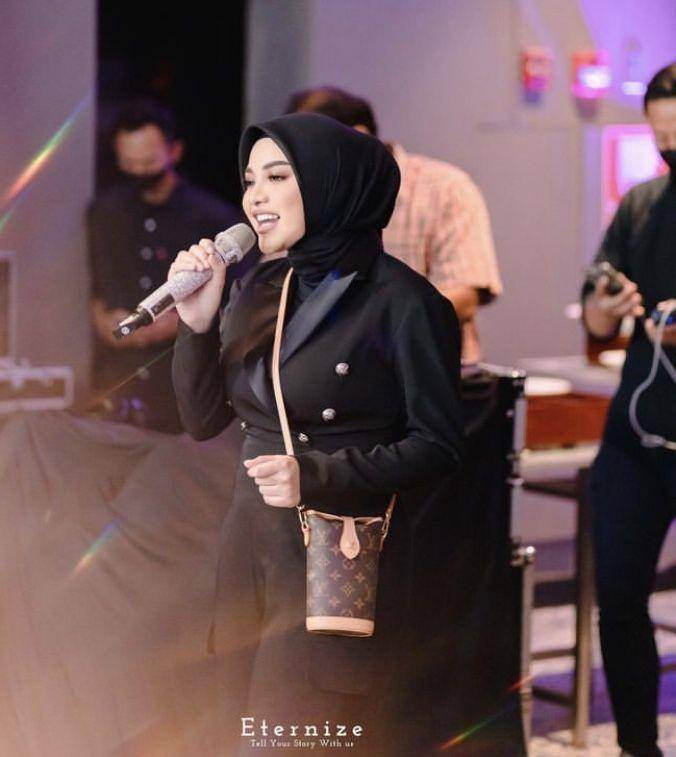 Aurel body (instagram.com/aurelie.hermansyah)