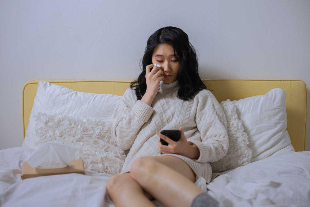 10 Lagu Korea Sedih Terbaik Sepanjang Masa, Bikin Galau Maksimal!