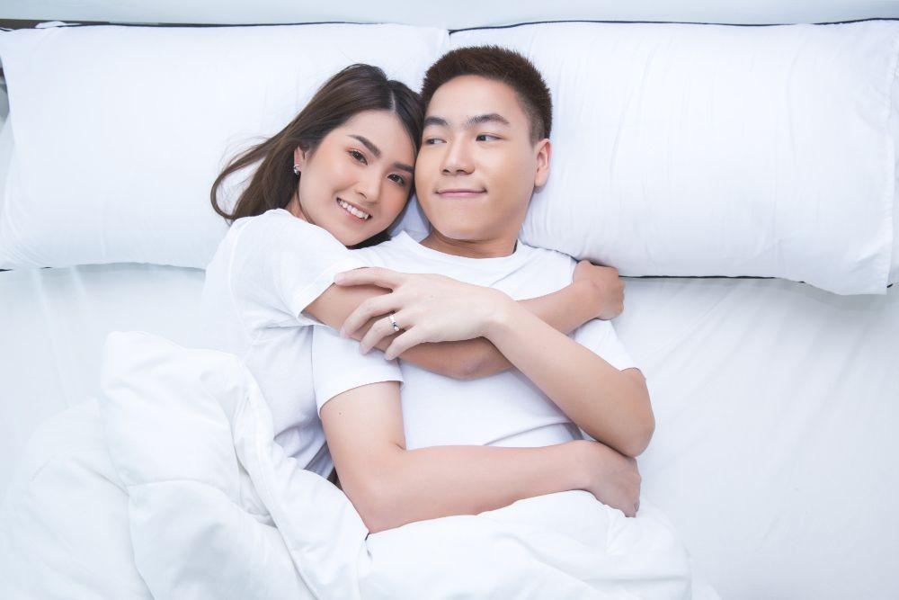 10 Posisi Misionaris yang Bikin Sesi Bercinta Makin Seru