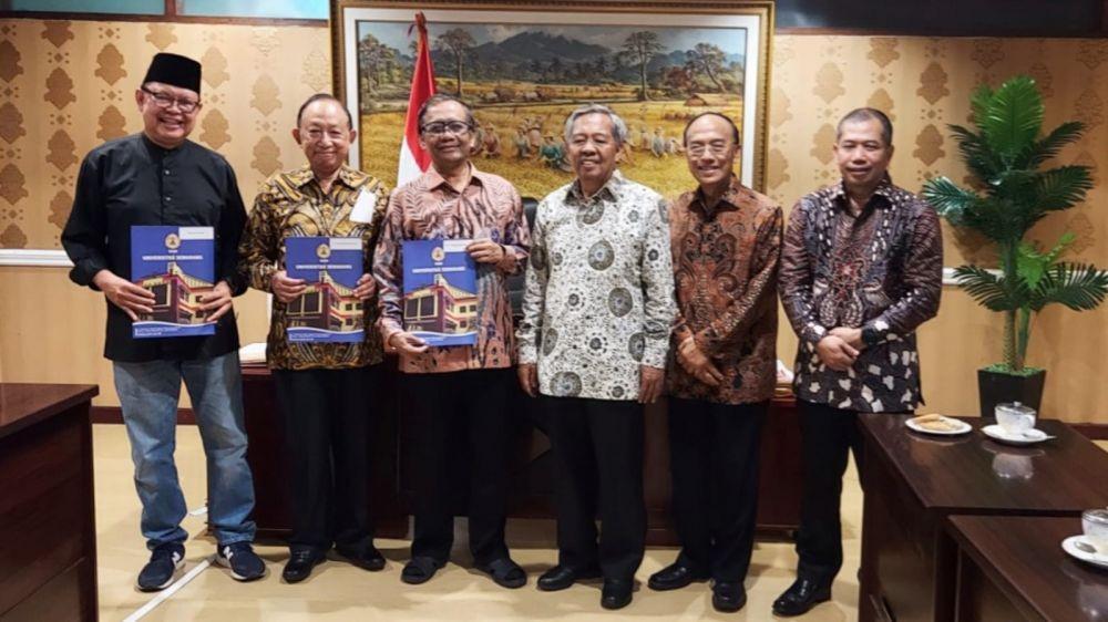 Mantan Jaksa Agung dan Mahfud MD Jadi Dosen Tamu di USM, Ini Mata Kuliahnya
