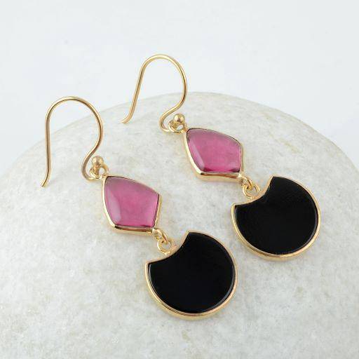 ilustrasi anting juntai (pexels.com/banithani jewelry)