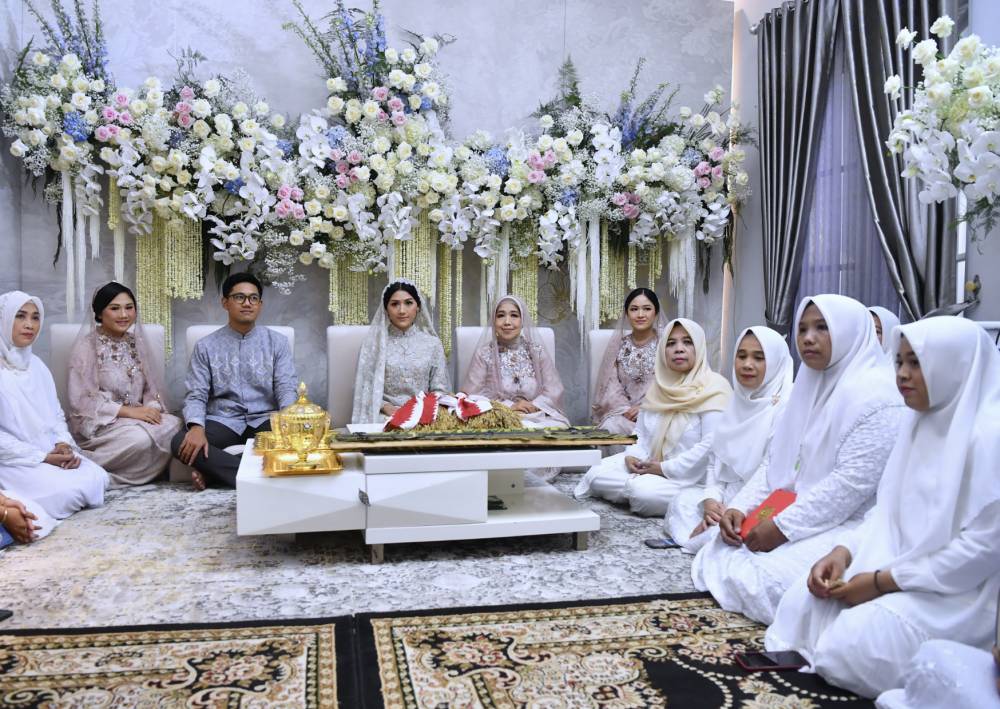 potret keluarga di pengajian Erina (Dok. Tim Media Pernikahan Kaesang-Erina/Rusman)