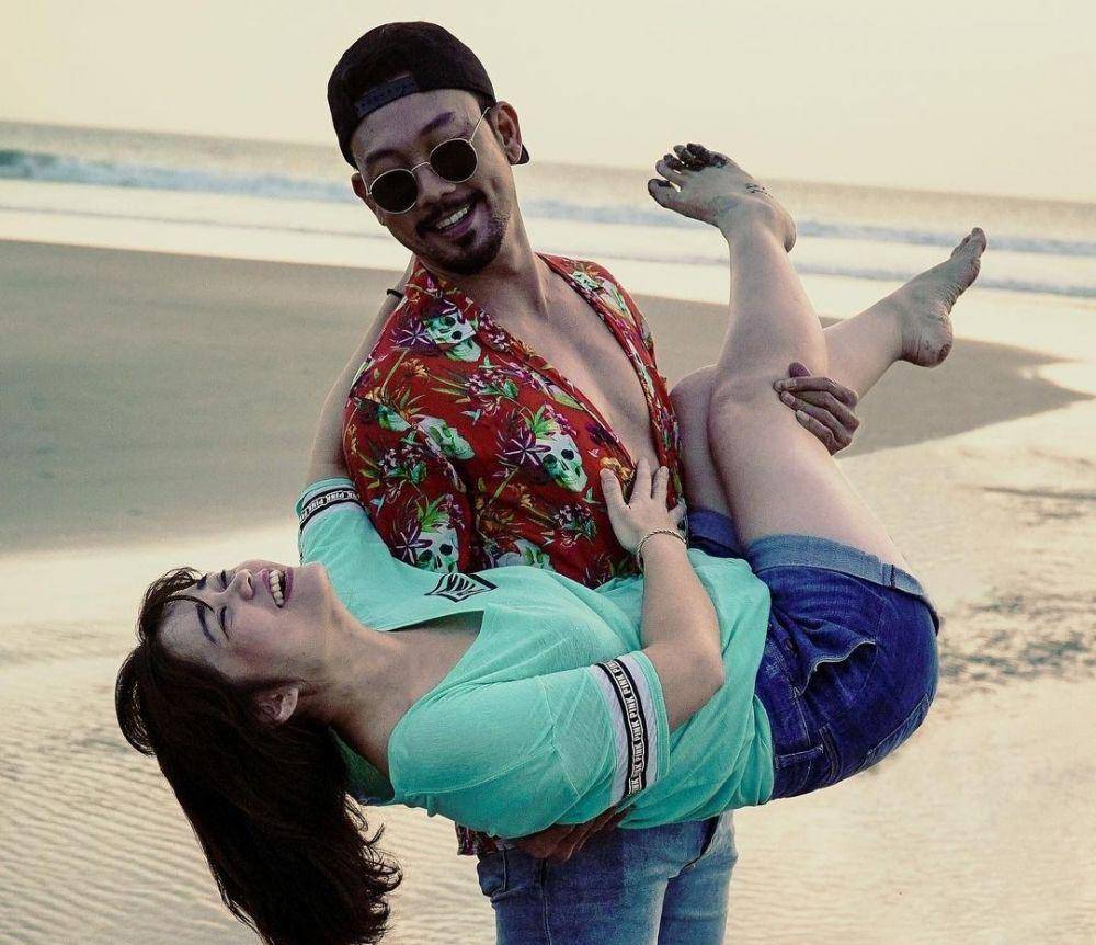 Denny Sumargo bersama istri (instagram.com/oliviasumargo)