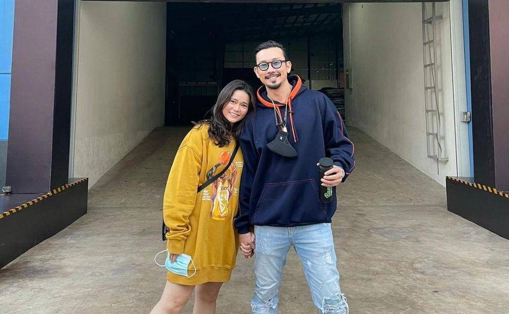 Denny Sumargo bersama istri (instagram.com/oliviasumargo)
