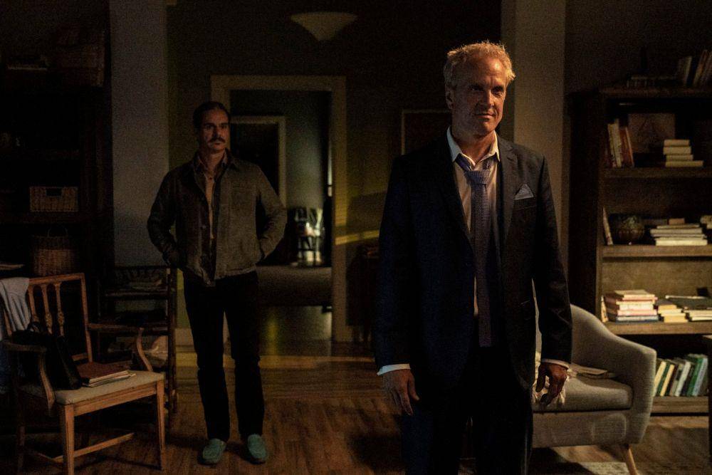 Tony Dalton dan Patrick Fabian dalam serial Better Call Saul (dok. Sony Pictures Television Studios/Better Call Saul)