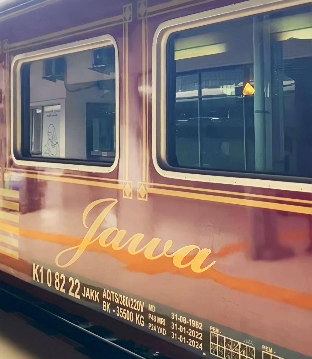 KA wisata tipe Jawa (instagram.com/kawisata)