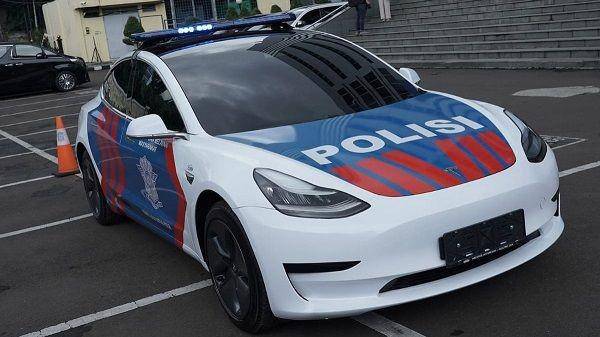 mobil polisi (voi.id/en)