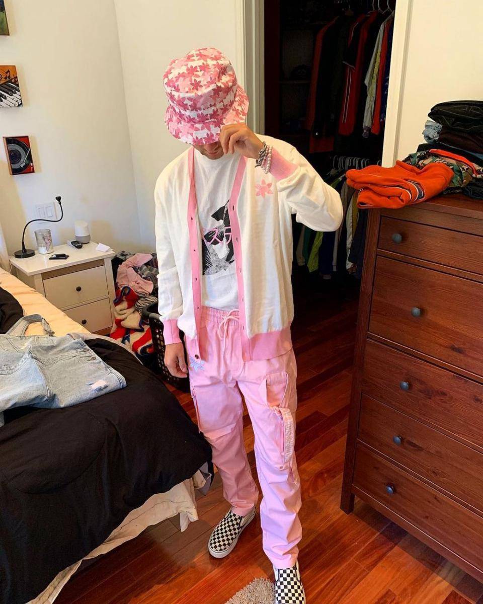 Jack Johnson (instagram.com/jvck.j)