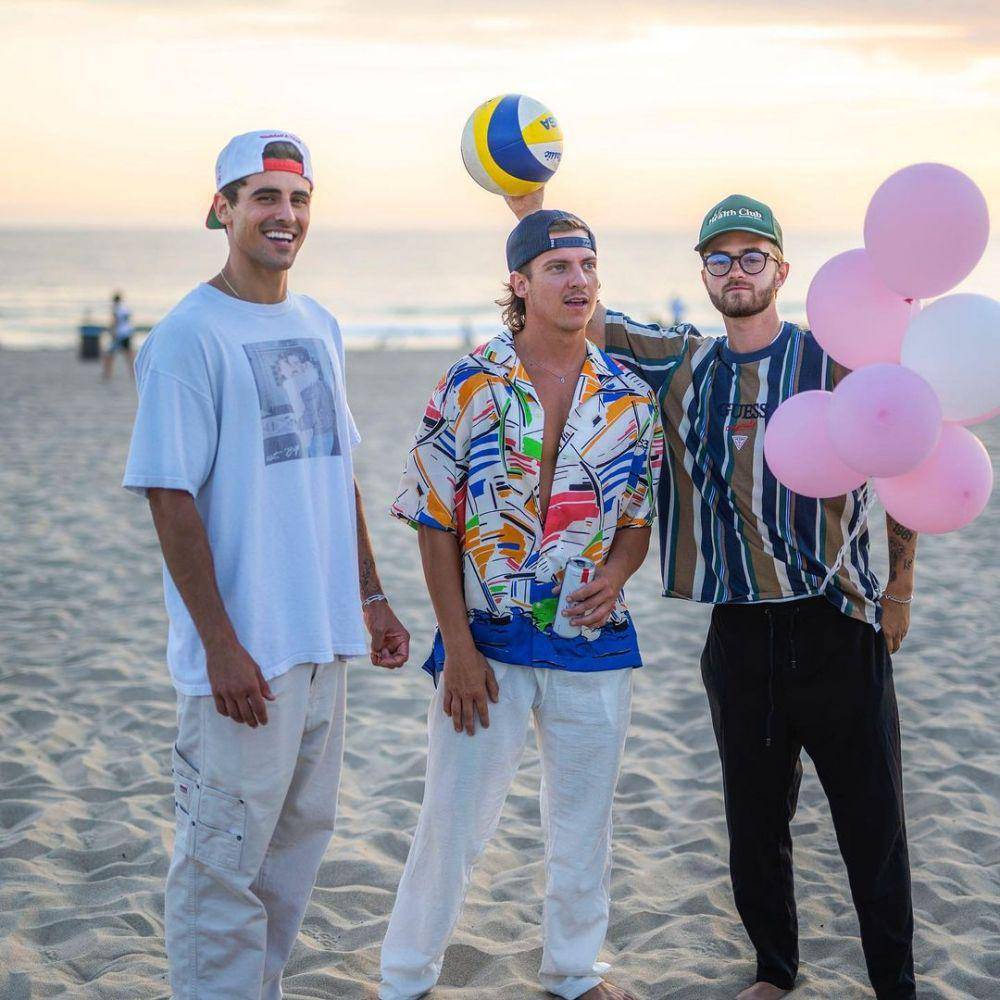 Jack Johnson (instagram.com/jvck.j)