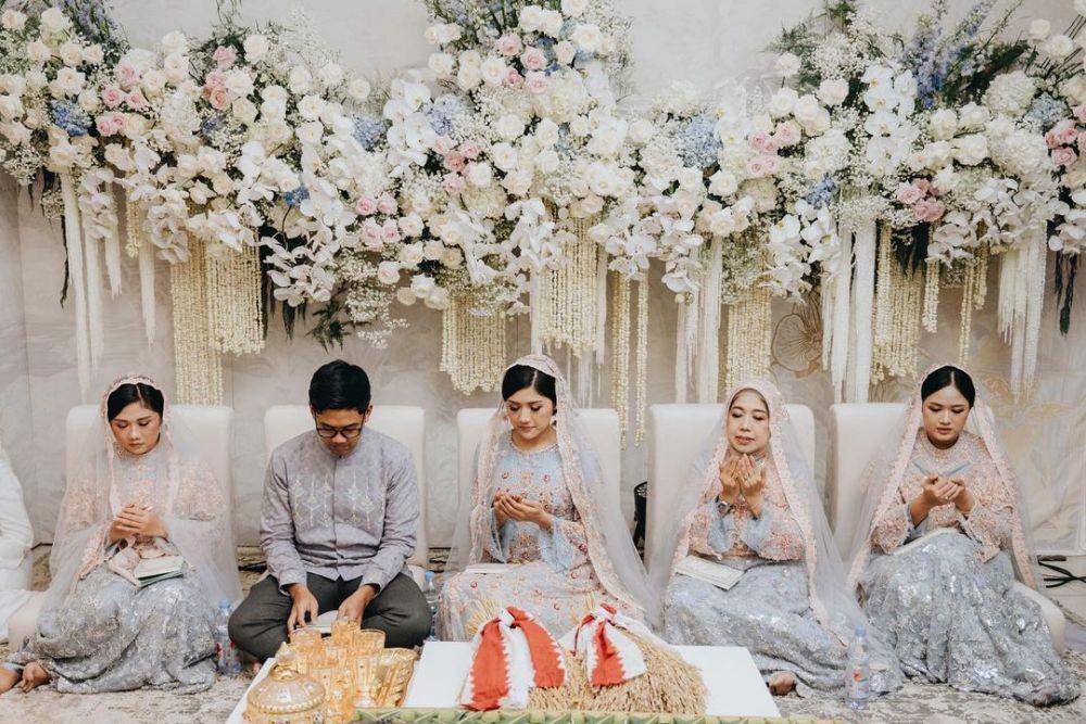 Busana dan makeup Erina Gudono. (instagram.com/thebridestory)