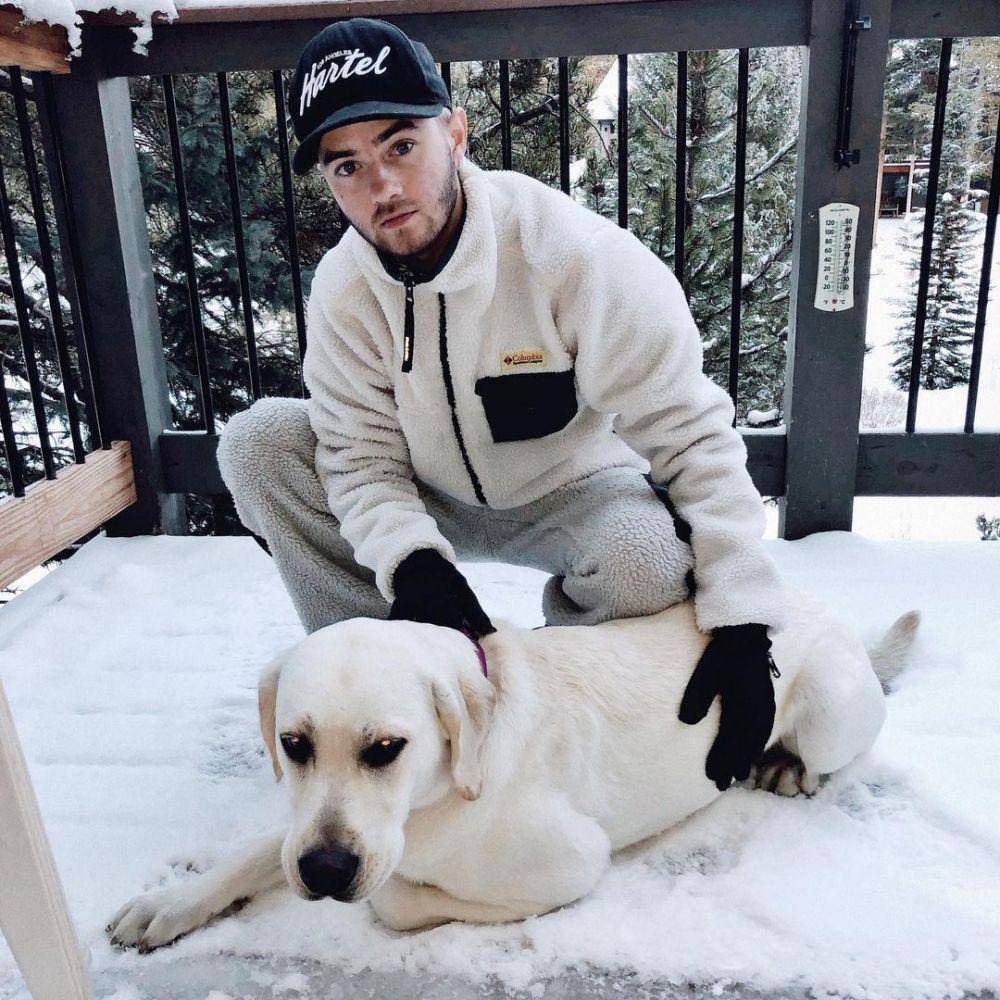 Jack Johnson (instagram.com/jvck.j)