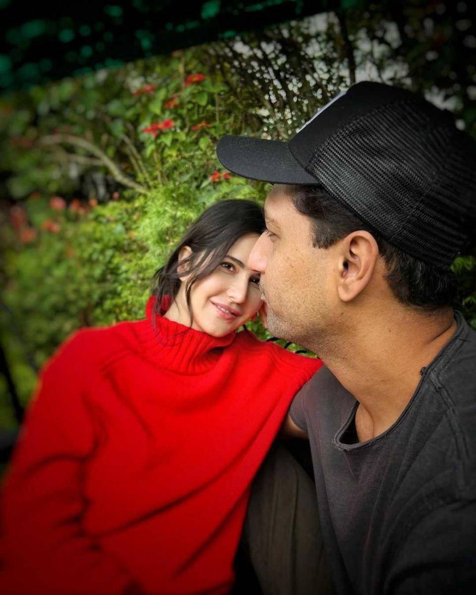 Katrina Kaif dan suami (instagram.com/katrinakaif)