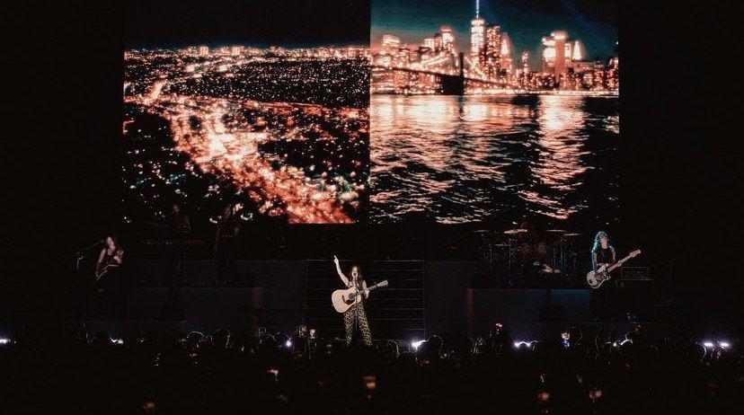 16 Rekomendasi Lagu Galau Barat Paling Populer, dari Niki hingga Adele