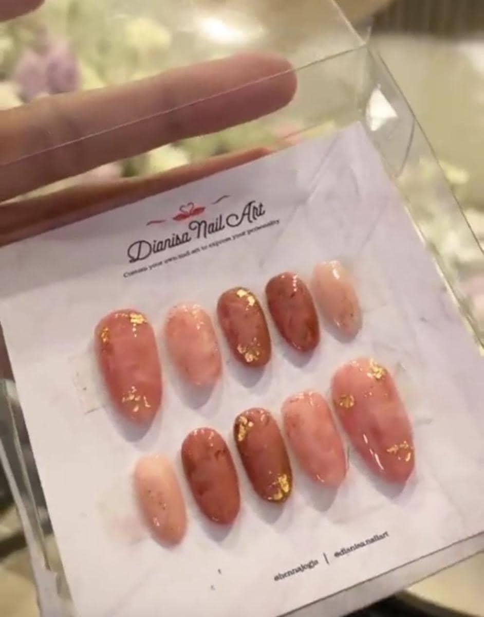 Busana dan makeup Midodareni Erina Gudono (instagram.com/hennajogja)