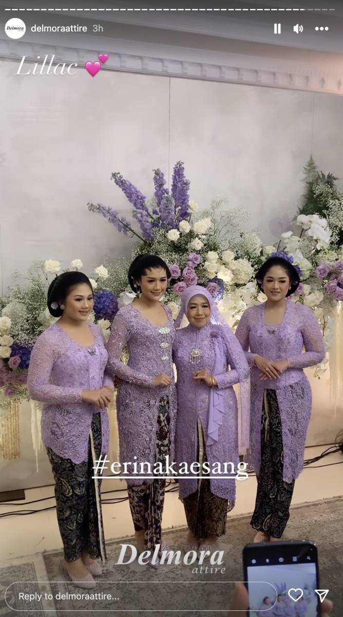 potret kakak dan adik Erina Gudono di acara midodareni (instagram.com/demoraattire)