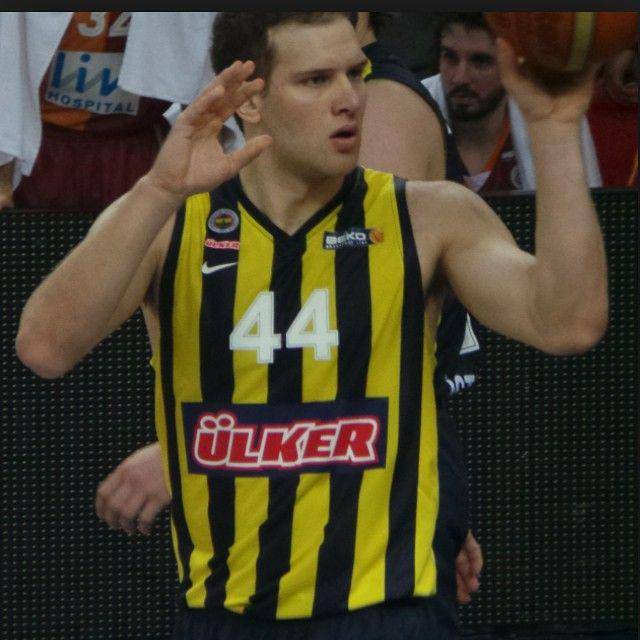 Bojan Bogdanovic saat berseragam Fenerbahce. (instagram.com/44bojan)