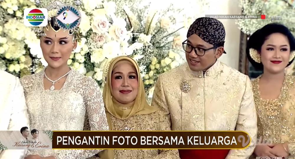 10 Potret Kompak Keluarga Erina Gudono di Akad, Jadi Besan Presiden