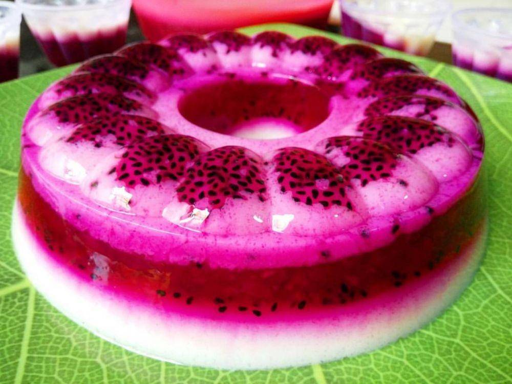 ilustrasi puding susu buah naga (instagram.com/tiatiiatiatiia)