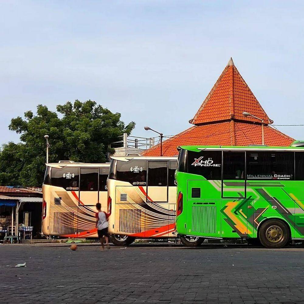 Area parkir makam (instagram.com/pesona.maswahid_fans)