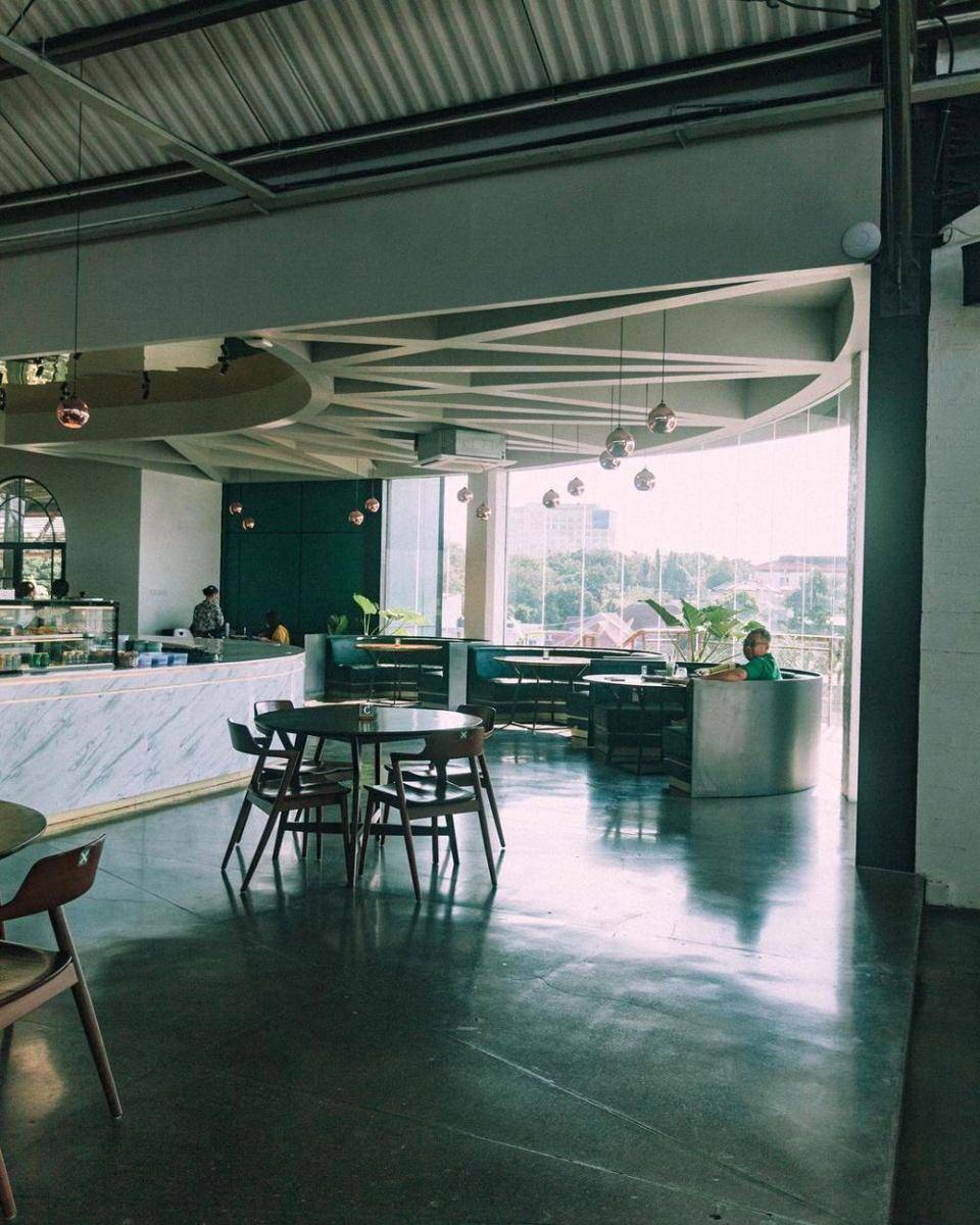 interior di Epicure Sky Terrace (instagram.com/epicure.skyterrace)