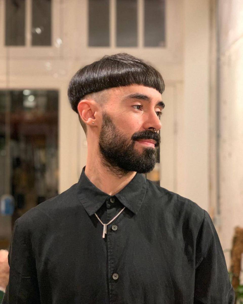 Ilustrasi gaya rambut bowl cut (instagram.com/hironakam218)