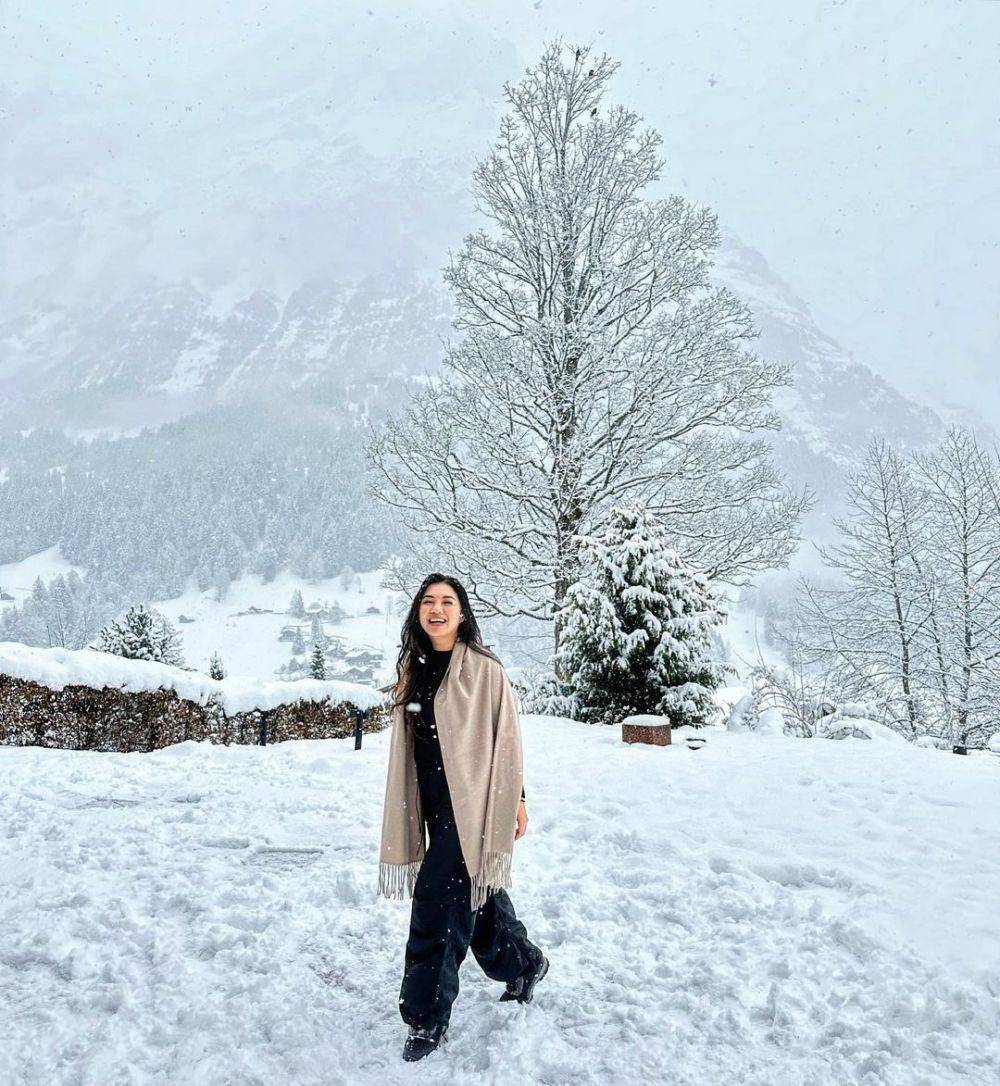 momen liburan Arief Muhammad dan keluarga ke Swiss (instagram.com/tiarapangestika)