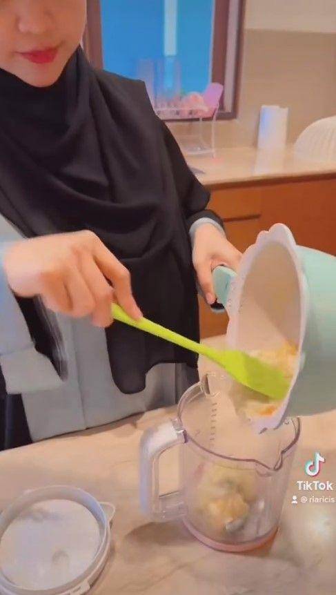 Ria Ricis masak MPASI (Instagram.com/riaricis1795)