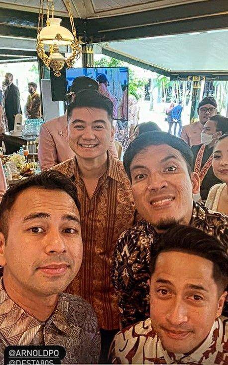 Raffi dan Nagita kondangan (Instagram.com/raffinagita1717)