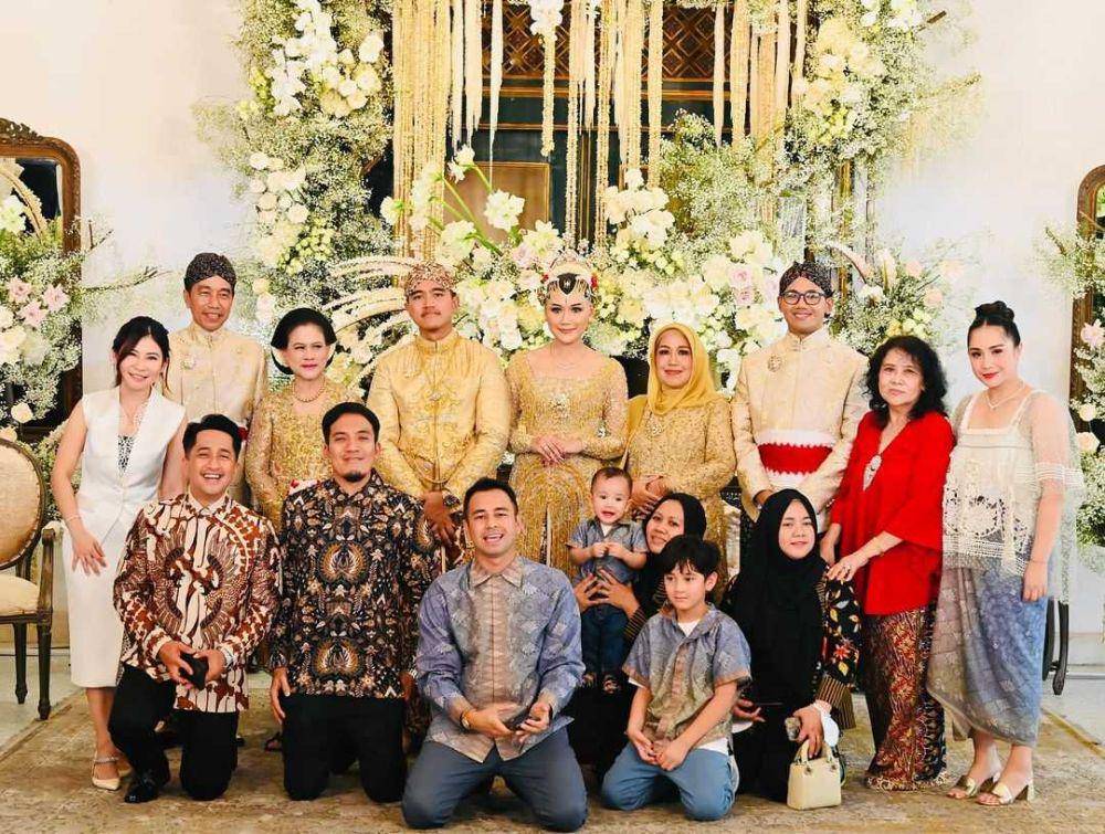 foto bersama rombongan Raffi (instagram.com/riniperdiyanti)