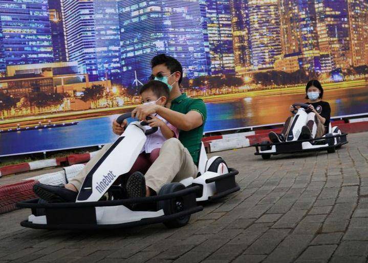 Pengunjung tengah bermain Gokart di Lafest. (Instagram.com/lafest.idn)