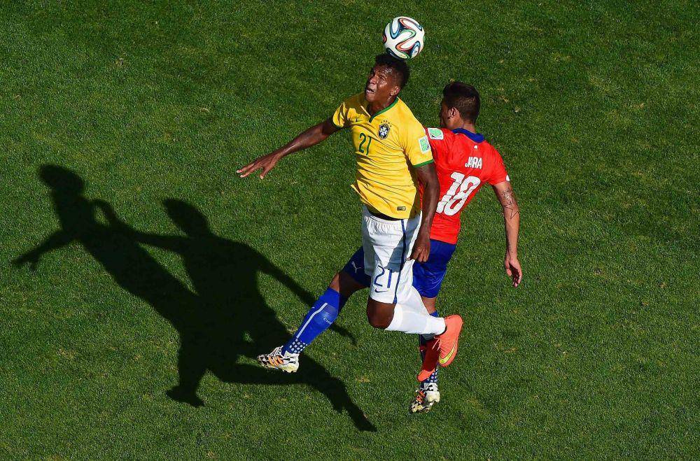 Brasil melawan Chile di babak 16 besar Piala Dunia 2014 (fifa.com)
