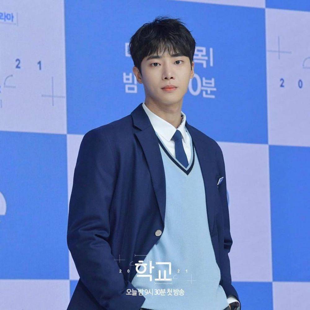 Choo Young Woo (instagram.com/cu.young)