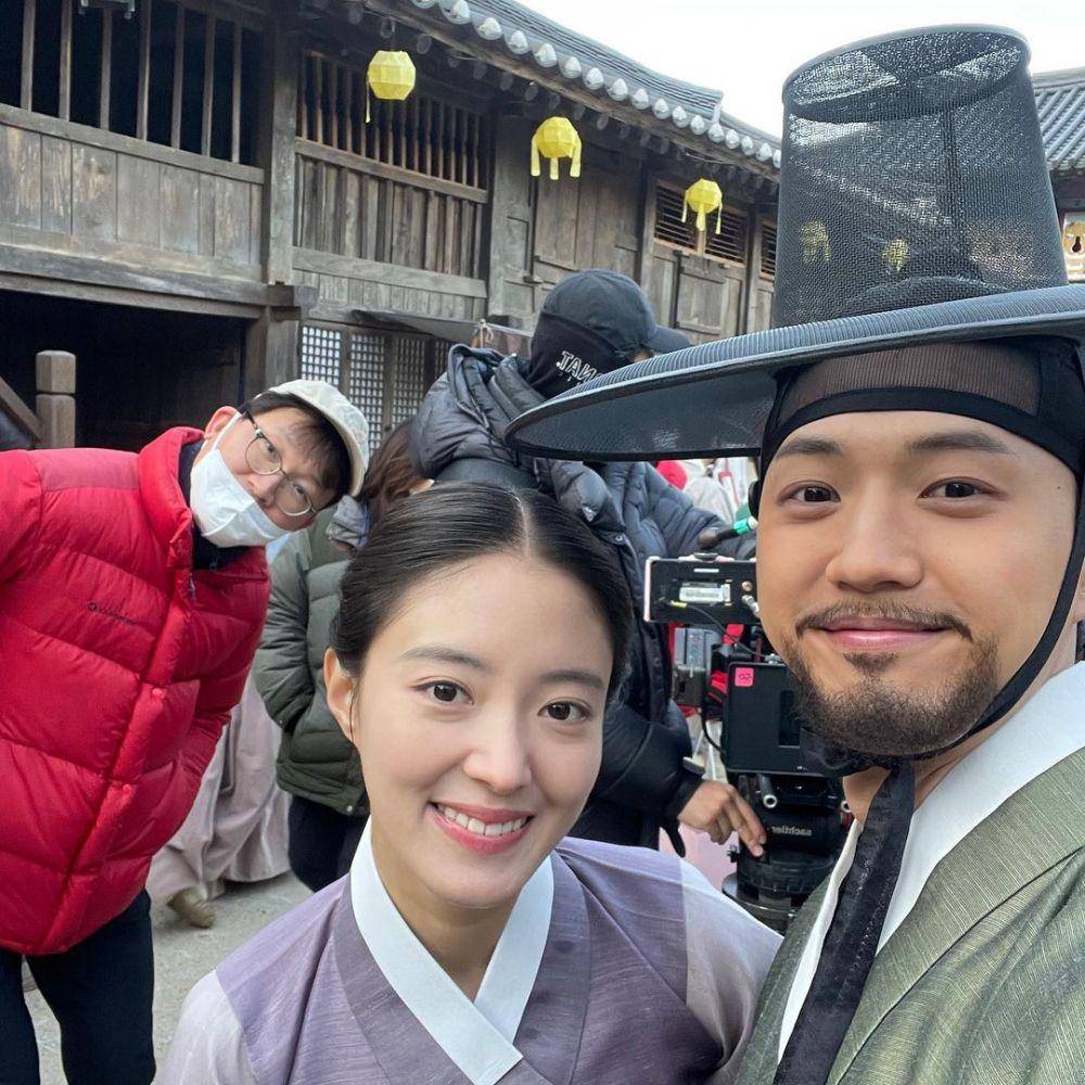 Lee Se Young (Sung Deok Im) dan Yang Byeong Yeol (Sung Sik) di drakor The Red Sleeve (instagram.com/ybyeol)