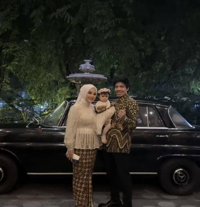 Atta, Aurel dan Ameena kondangan (instagram.com/attahalilintar)