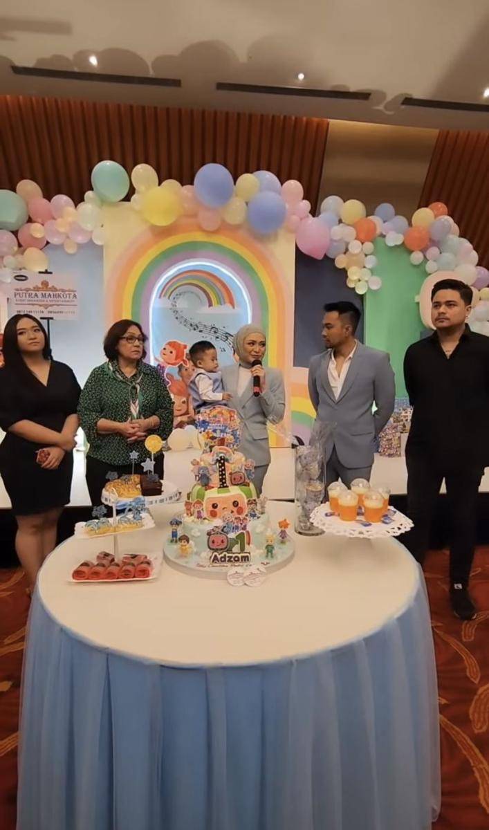 momen ulang tahun ke-1 baby Adzam (instagram.com/nathalieholscher)