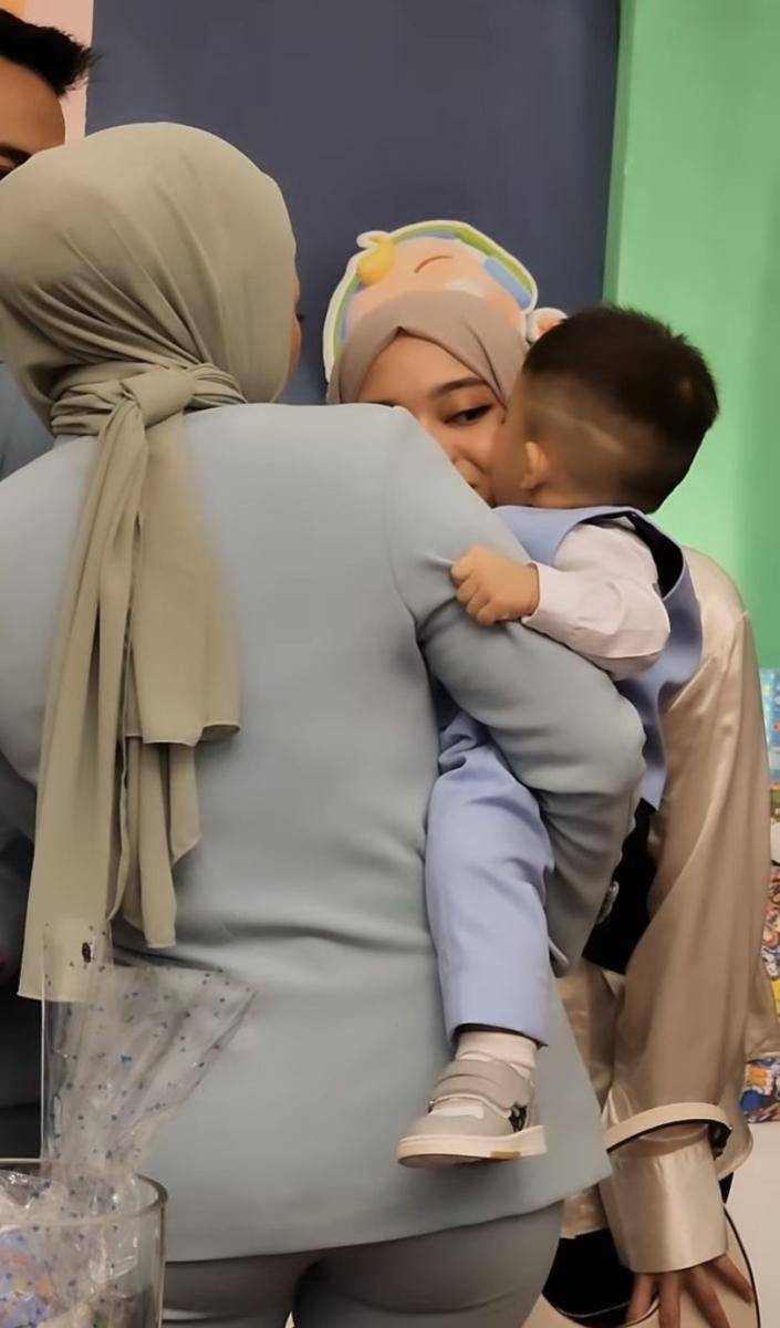 momen ulang tahun ke-1 baby Adzam (instagram.com/nathalieholscher)