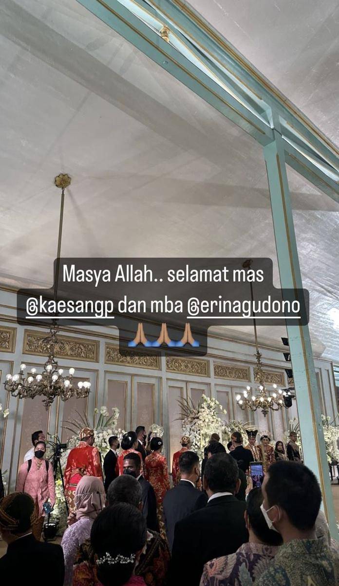 Atta, Aurel dan Ameena kondangan (instagram.com/aurelie.hermansyah)
