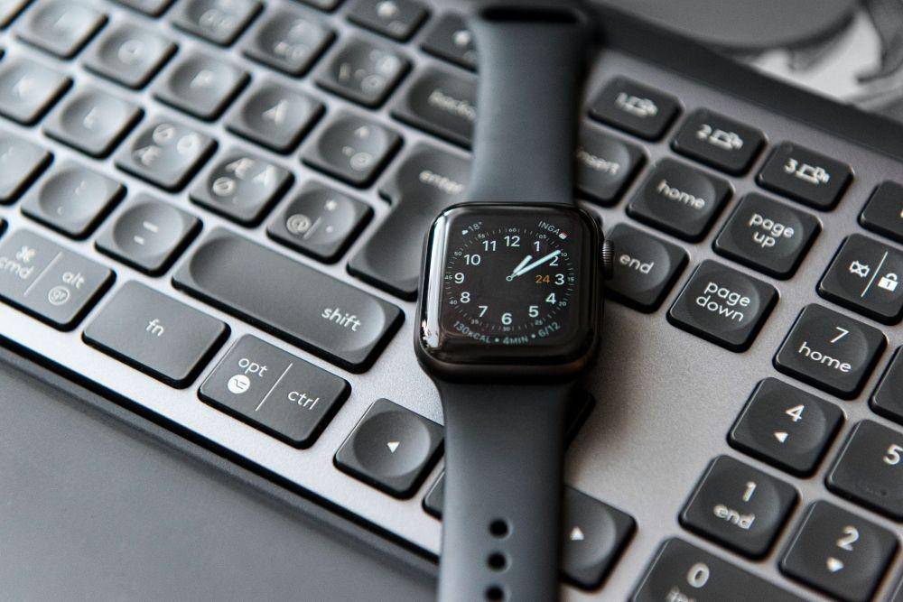 ilustrasi smartwatch (Unsplash/Daniel Haaf)