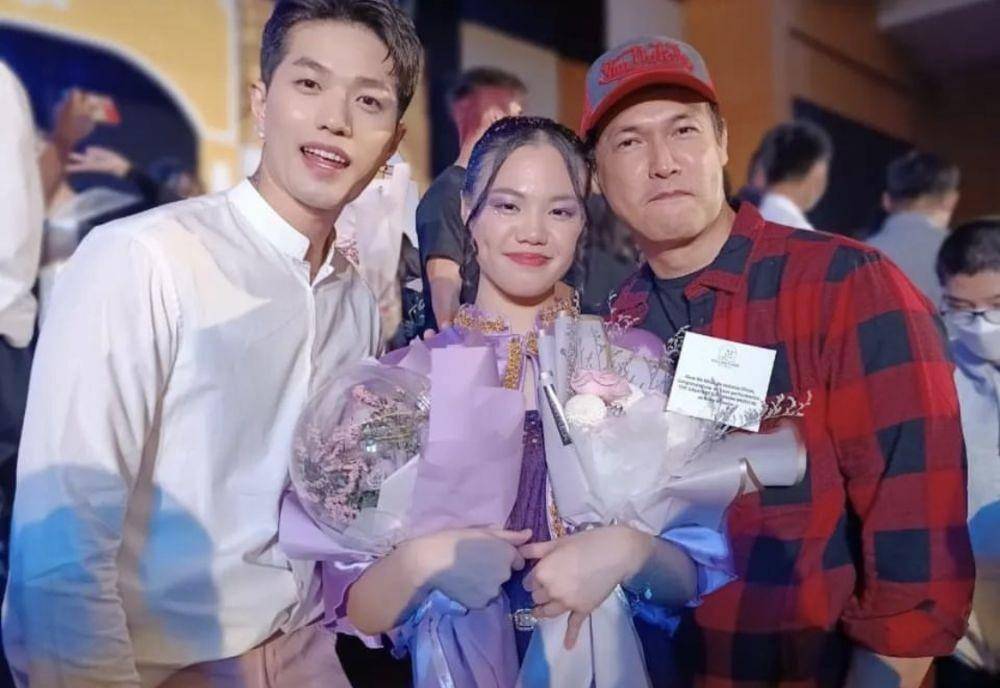 potret akrab Lee Jeong Hoon dan Irwan di pementasan anaknya (instagram.com/leejeonghoon)