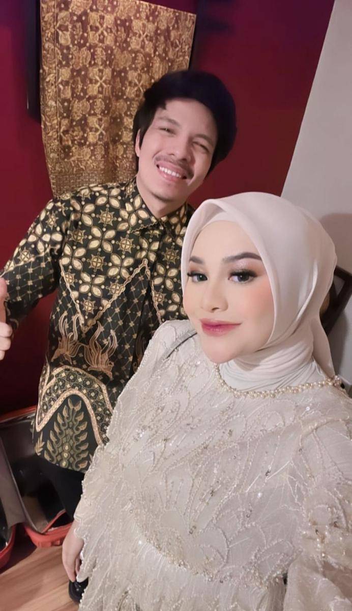 Atta, Aurel dan Ameena kondangan (instagram.com/aurelie.hermansyah)