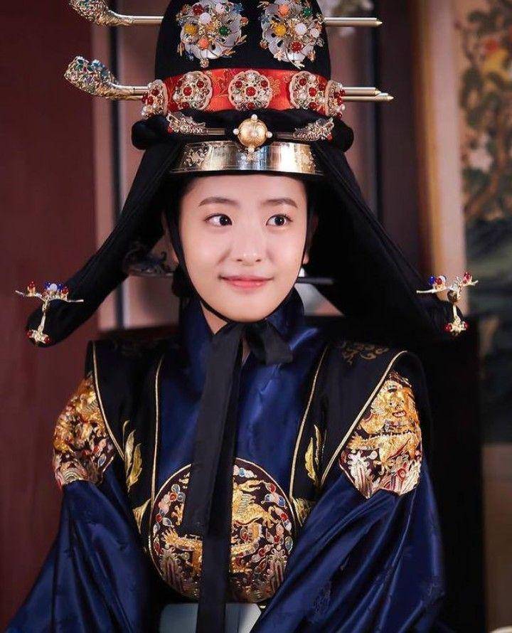 potret Oh Ye Ju di drama saeguk Under The Queen's Umbrella (dok. tvN/Under Queen's Umbrella)